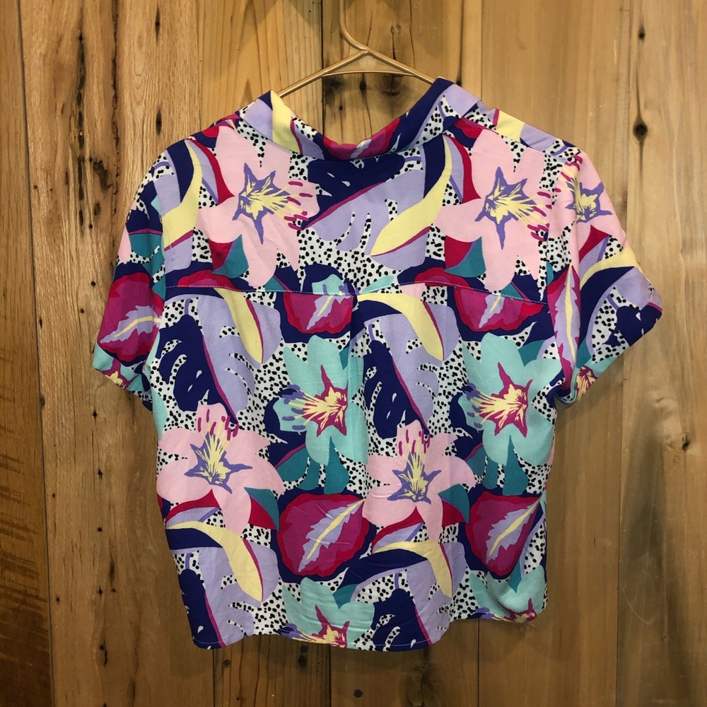 Retro Button Down Cropped Top - Picture 3 of 4